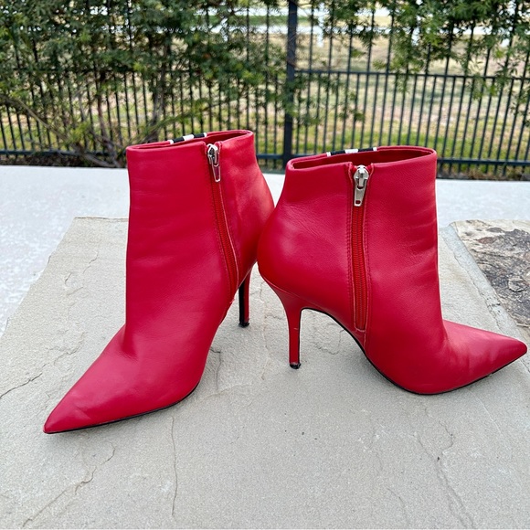 Steve Madden Red Ankle Boots with Black and White Stripes - Picture 7 of 14